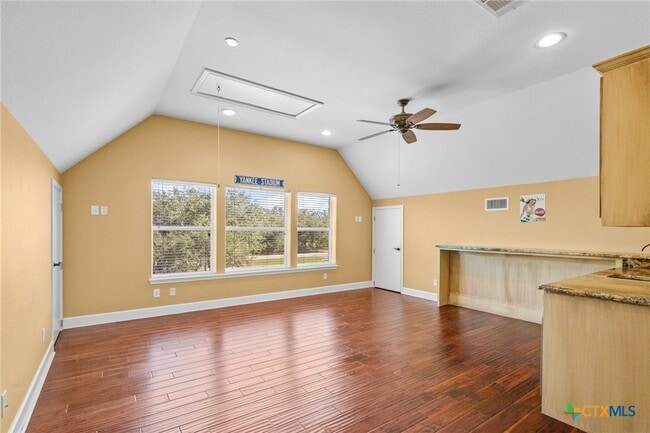 Building Photo - 130 Post Oak Cir