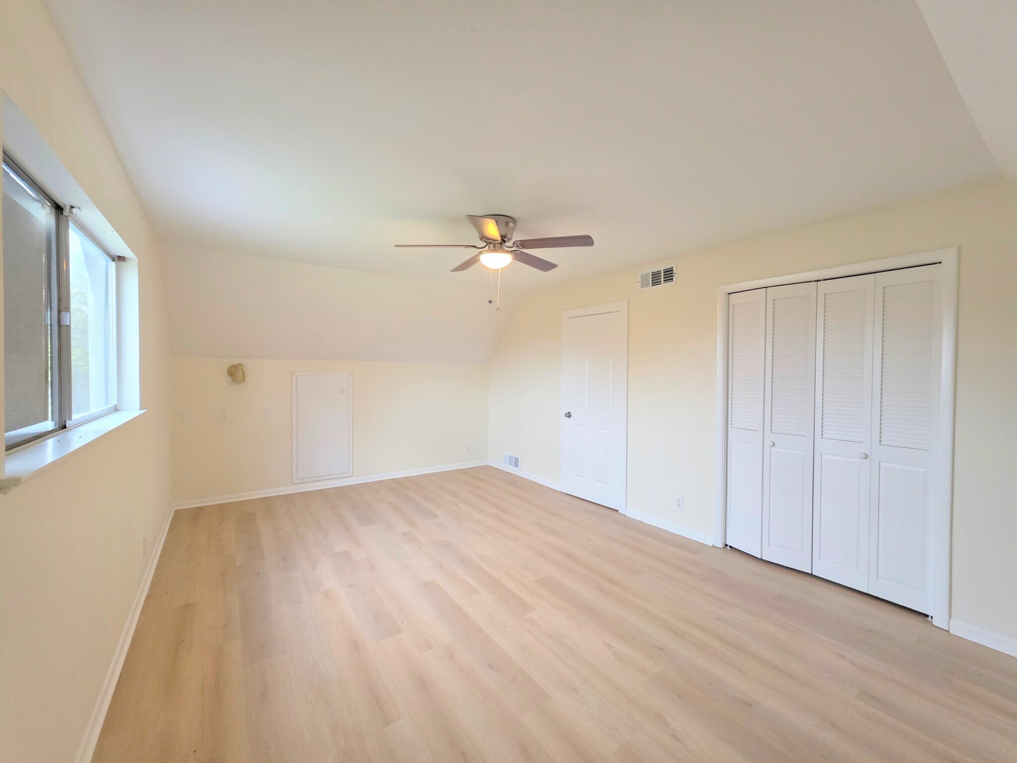 Building Photo - 174 Circle Dr