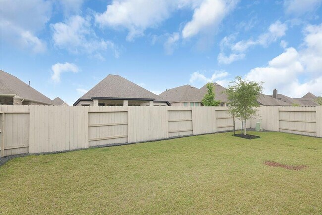Building Photo - 5122 Walnut Grv Ln