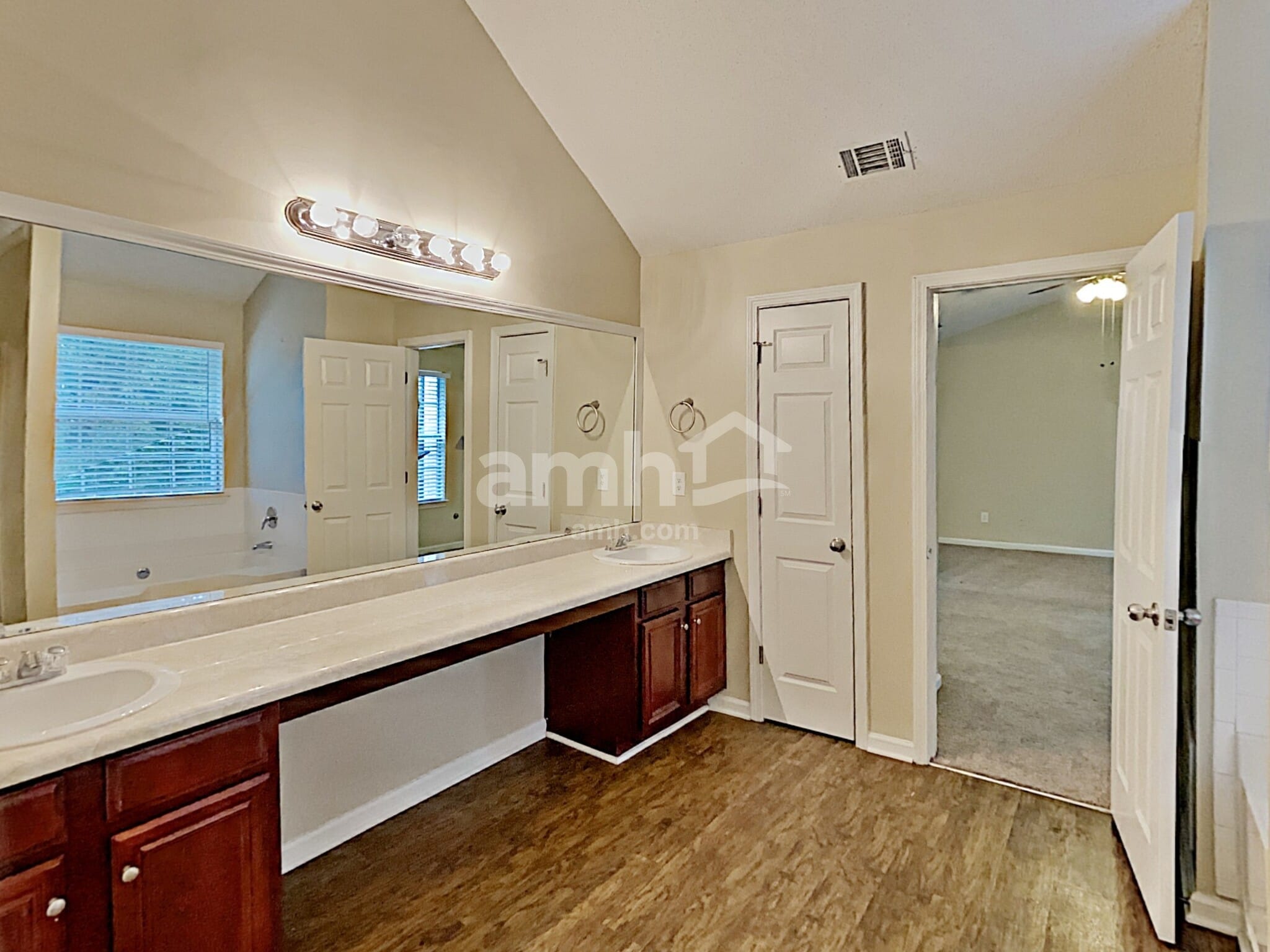 Building Photo - 104 MacBeth Dr