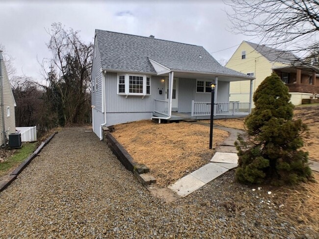 Building Photo - 349 Whittier Dr