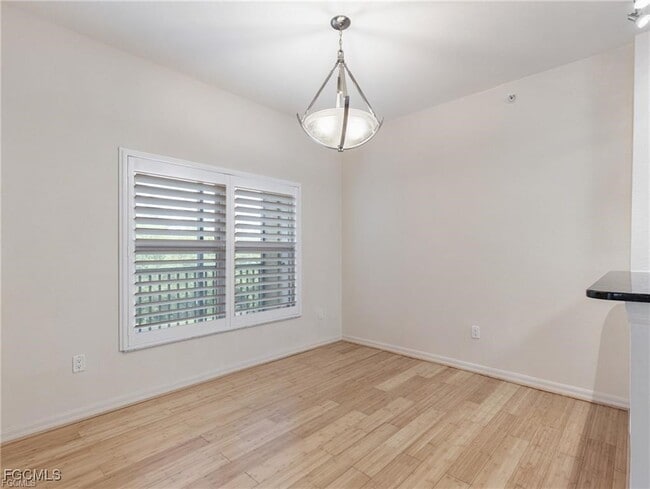Building Photo - 10060 Lake Cove Dr