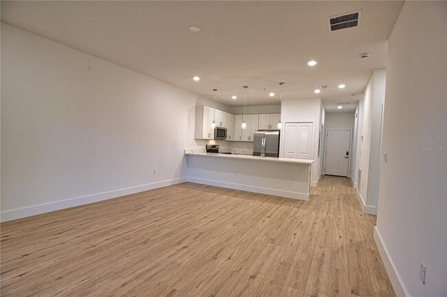 Building Photo - 289 Boundary Blvd