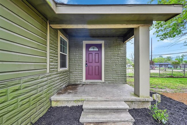 Building Photo - 5540 Rand St