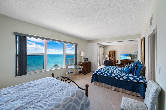 Building Photo - 2921 S Ocean Blvd