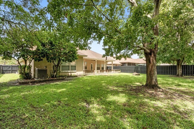 Building Photo - 14617 E Zachary Dr