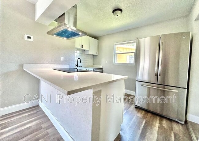 Building Photo - 418 Charles St