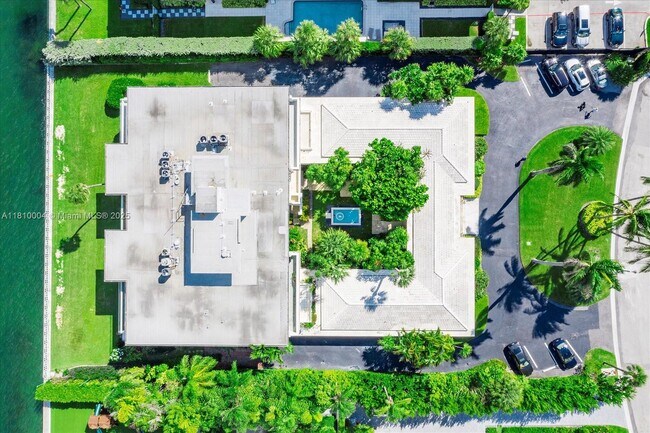 Building Photo - 286 Bal Bay Dr