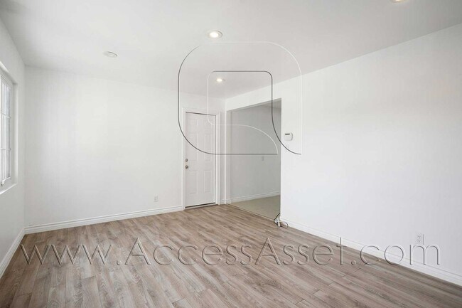 Building Photo - Spacious 3-Bedroom Torrance Home with Private Yard & Modern Interior