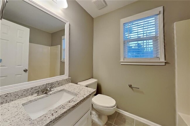 Building Photo - 374 Oak Springs Dr NW