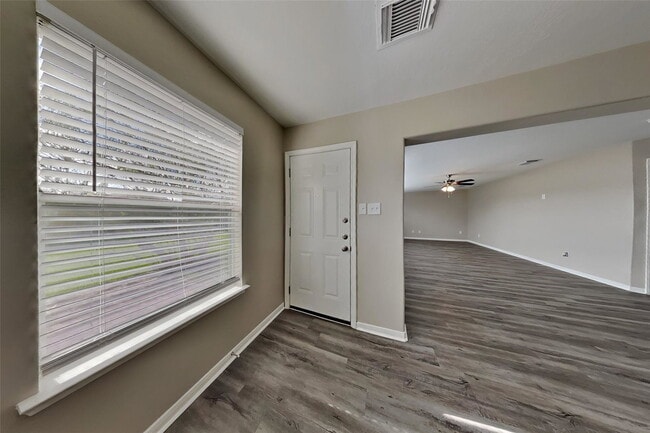 Building Photo - Dorsey Lane, Pearland, TX 77584 - 3 BR 2 BA single-family home