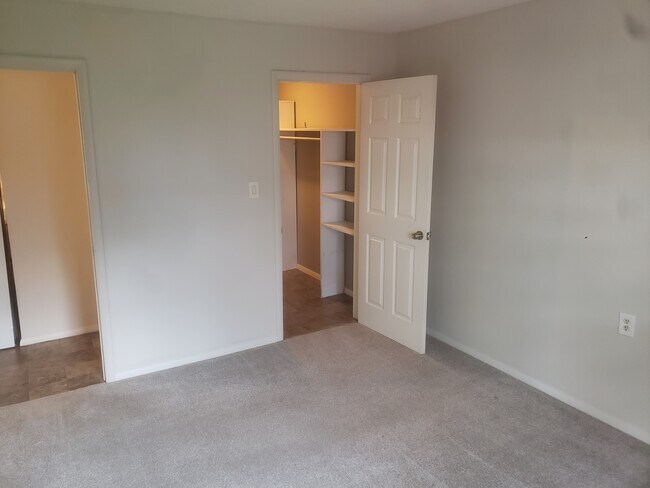 Building Photo - 7939 E Cree Lake Dr S