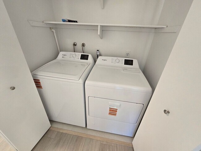 Building Photo - JAMACHA GREENS BEAUTY – FULLY REMODELED 2BR TOWNHOME!