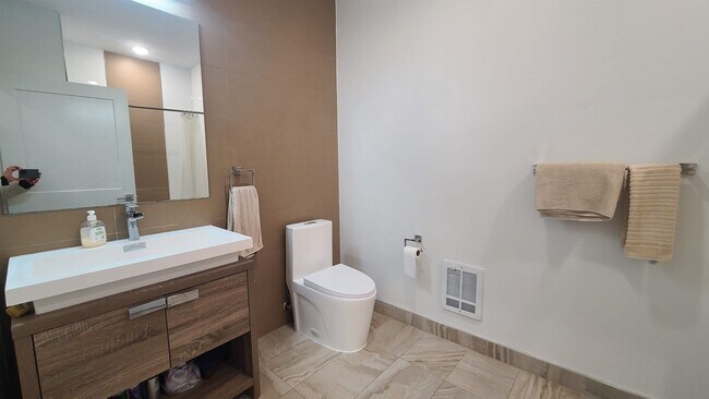 Building Photo - 111 75th St