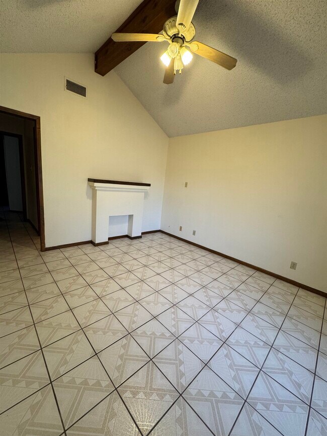 Building Photo - 404 Venado Ct