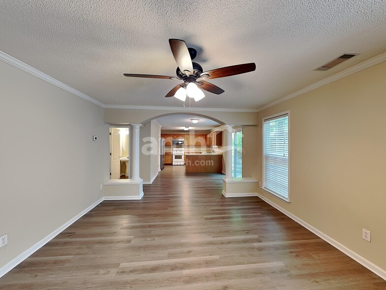 Building Photo - 2440 Hampton Estates Dr SW