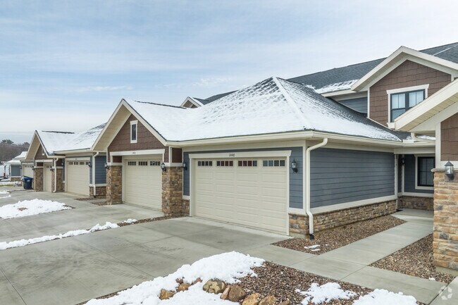 Building Photo - Devil's Lake Townhomes