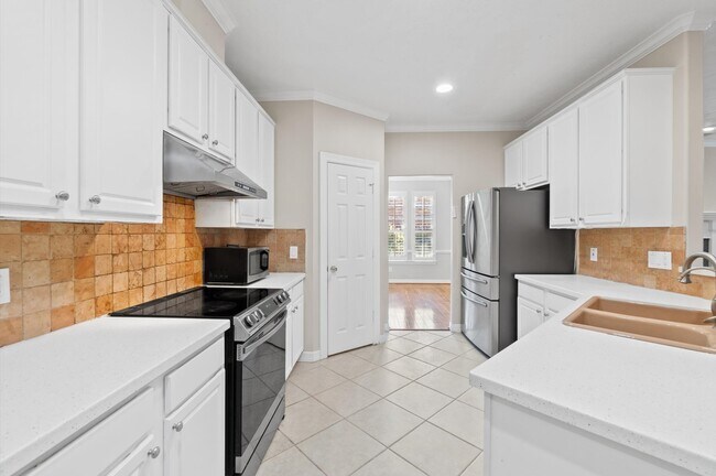 Building Photo - 1118 Enclave Square E