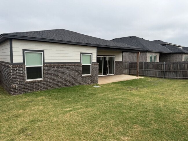 Building Photo - 8100 NW 151st Cir