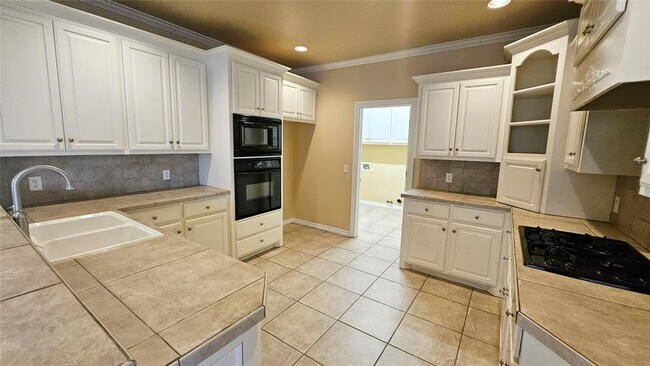 Building Photo - 17205 Cedar Dr