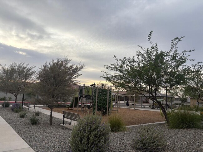 Building Photo - 1649 W la Mirada Dr