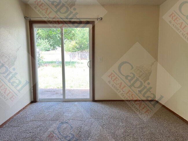 Building Photo - 1322 Glen Oaks Ct