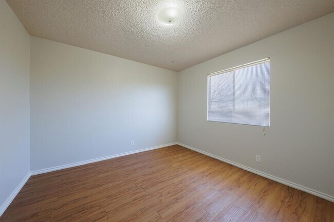 Building Photo - 13812 Spring Heath Rd