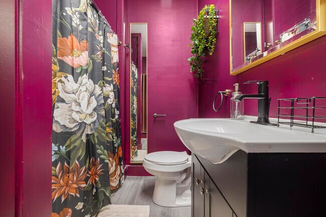 Building Photo - 820 Florida Ave