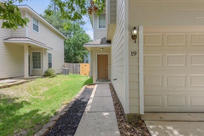 Building Photo - 19 Musk Rose Ct