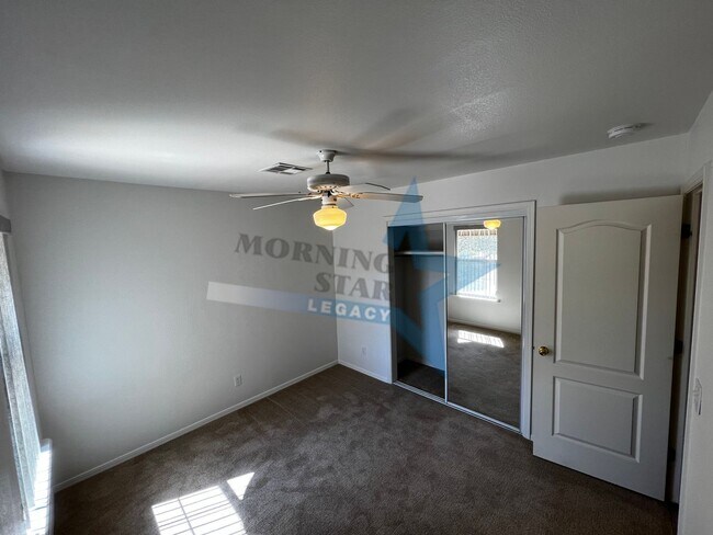 Building Photo - 703 City View Dr