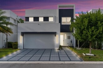 Building Photo - 10373 NW 68th Terrace