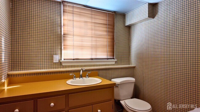 Building Photo - 221 Wyckoff Ave