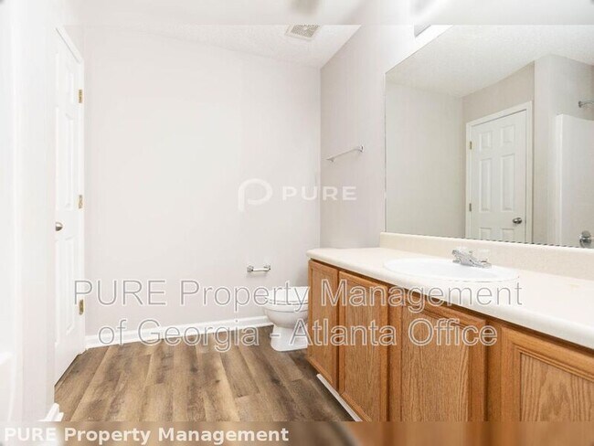 Building Photo - 7124 Merrywood Dr