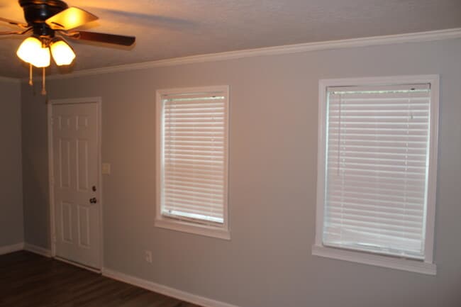 Building Photo - 810 S Willowick Dr