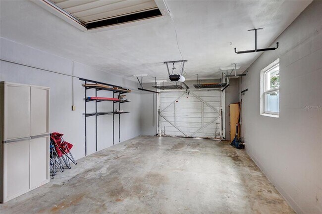 Building Photo - 2544 Burnice Dr