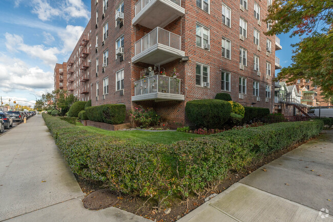 Building Photo - Gerritsen Apartments