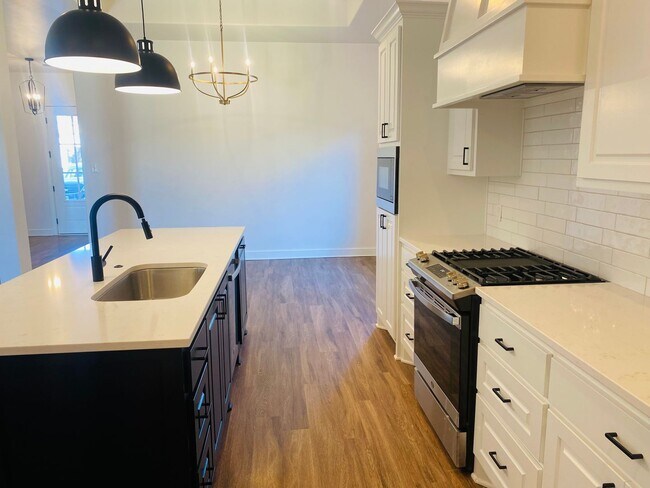 Building Photo - 4 bed 3 Bath Beautiful - Cooper ISD