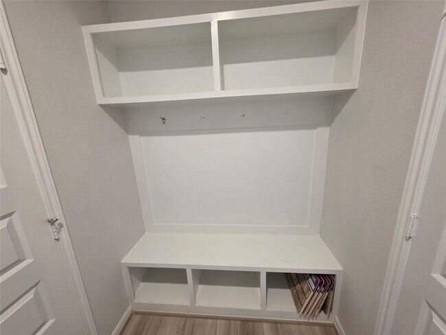 Building Photo - 110 Elm