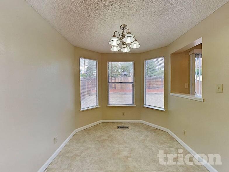 Building Photo - 6022 Walnut Creek Rd