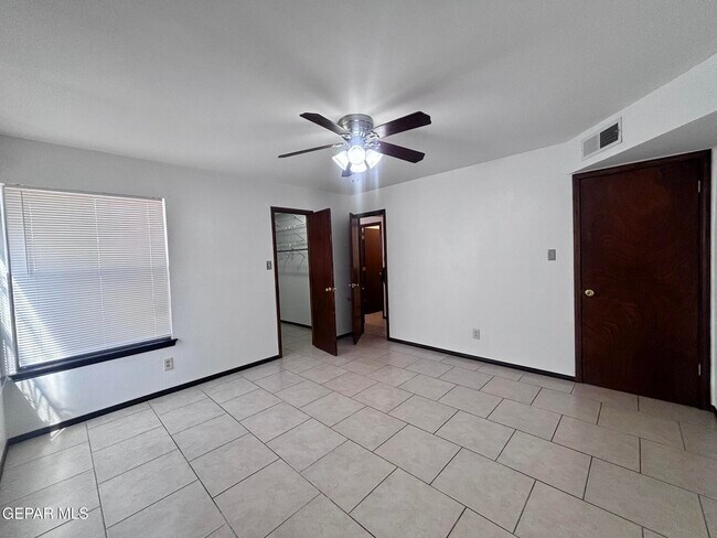 Building Photo - 11578 Chaplin Ct