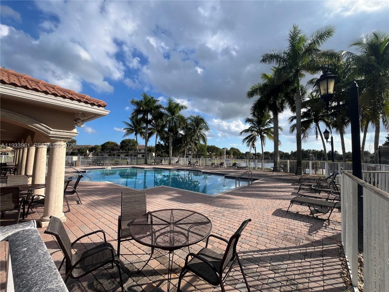 Building Photo - 8472 SW 29th St