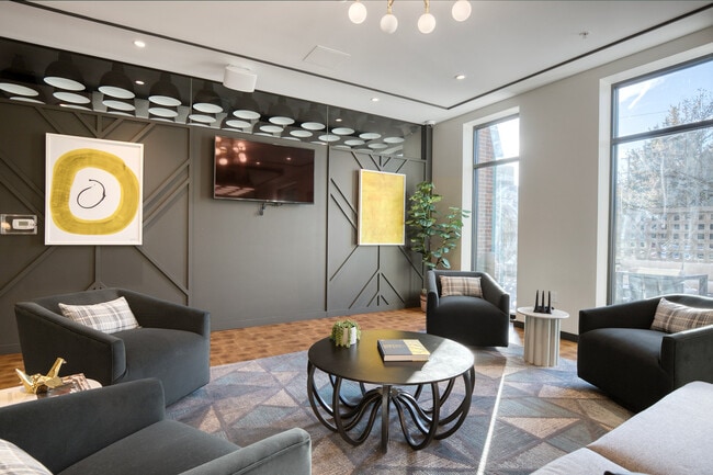 Building Photo - 10 Emerson St