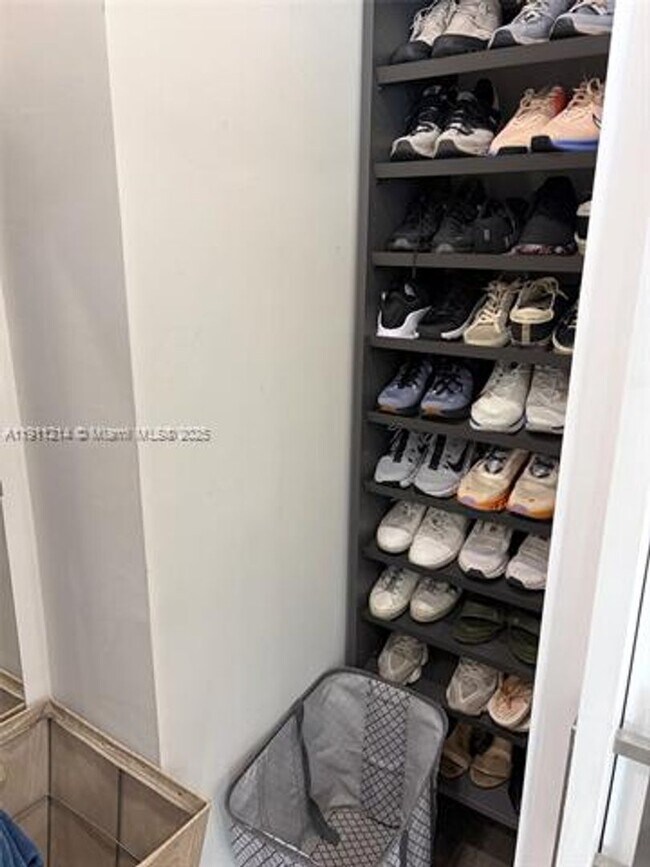 Building Photo - 3690 NE 167th St