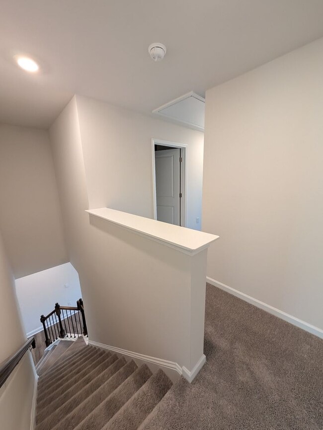 Building Photo - New Construction Townhouse-Hendersonville!