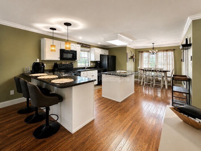 Building Photo - 1341 Wineberry Rd