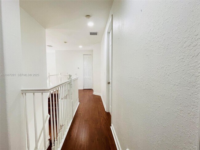 Building Photo - 7636 SW 193rd Ln