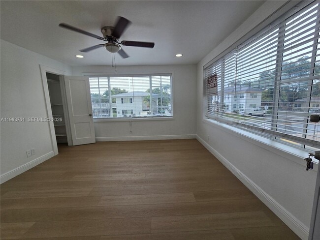 Building Photo - 223 S 17th Ave