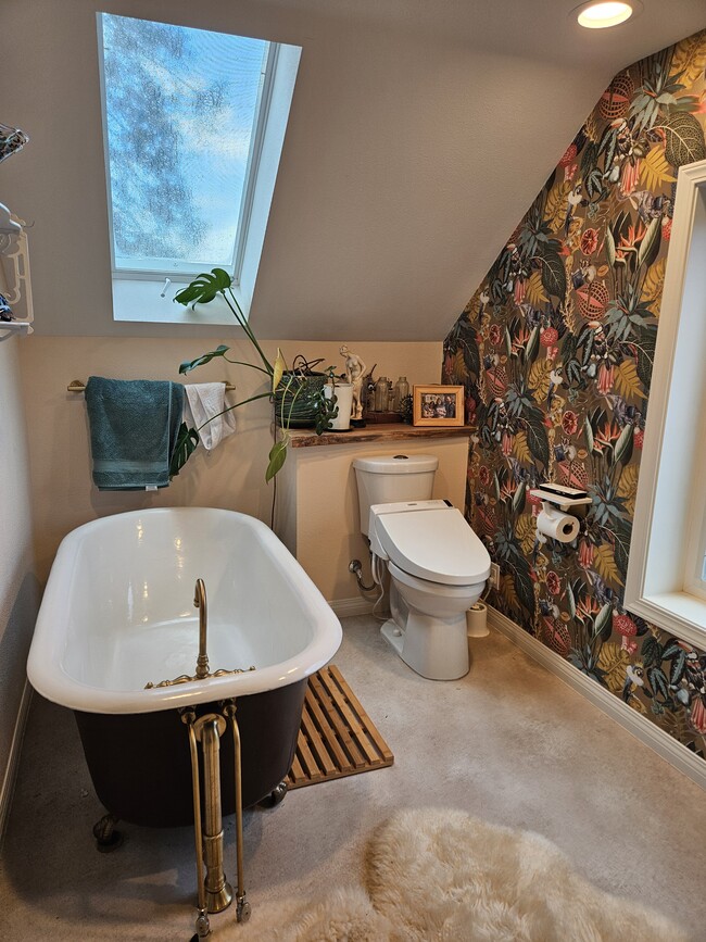 Building Photo - 611 W 32nd St