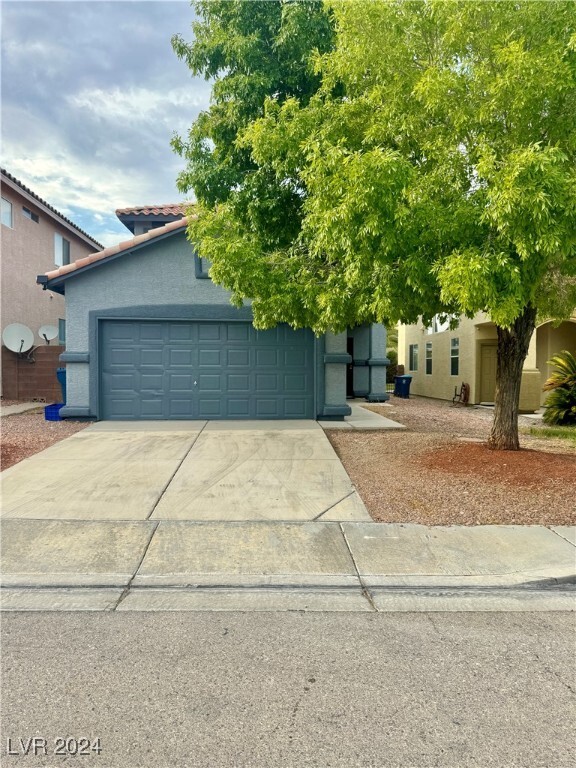 Building Photo - 8842 Sierra Linda Dr