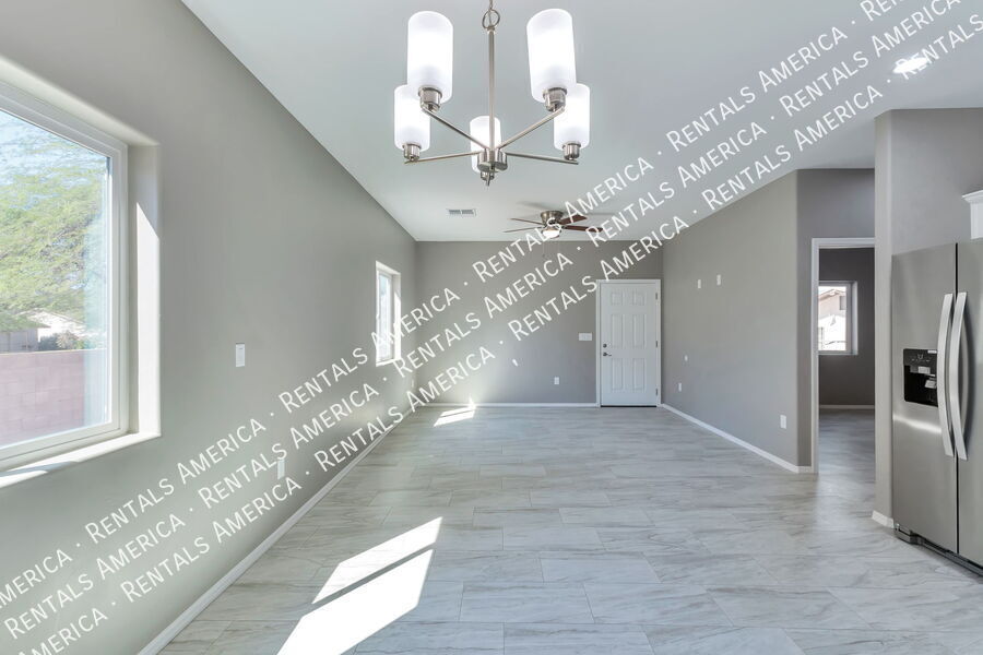 Building Photo - 1625 N Mountain View Ave